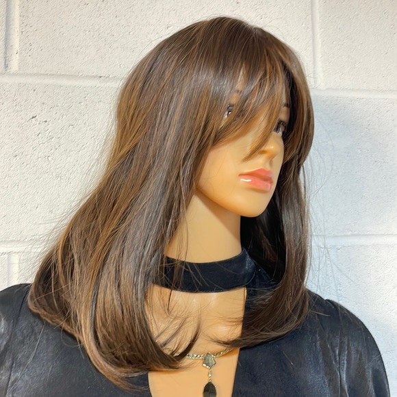 NWT 14” mixed browns wig highlighted dark brown long bangs sleek full rounded - Picture 2 of 16